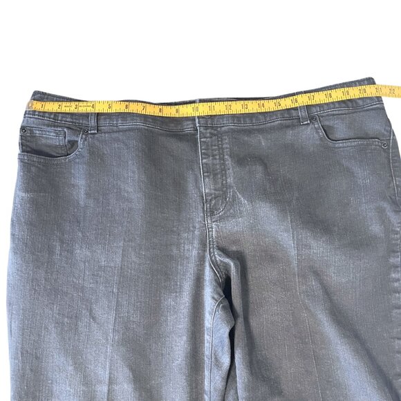 Chicos Size 4 XXL Short Ultimate Fit Barely Flare Leg Jeans Black Platinum Denim - Picture 8 of 11